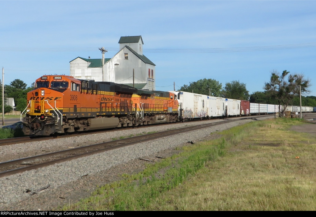 BNSF 3908 East